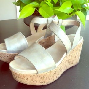 Cork/gold wedge